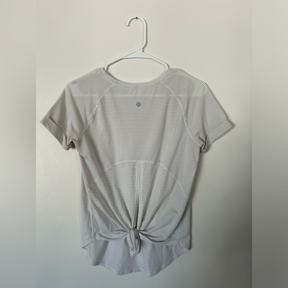 Lululemon Open Up Tie Back Tee Heathered White / White - Picture 3 of 10